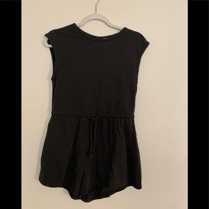 Divided women’s black jumper
